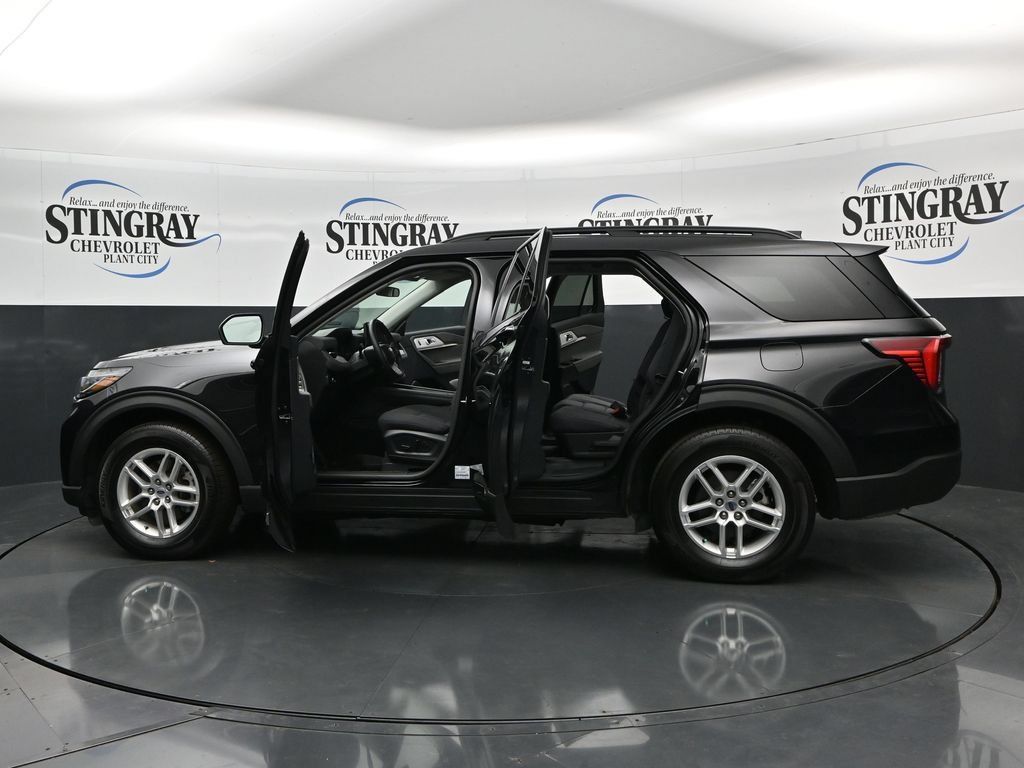 Used 2025 Ford Explorer Active RWD image 46