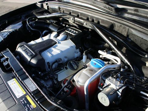 Used 2016 Audi SQ5 Premium Plus w/ Technology Package image 41