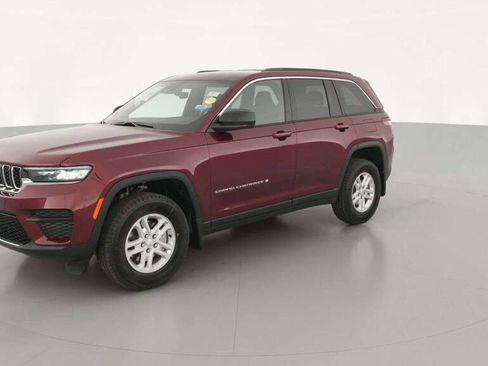 New 2025 Jeep Grand Cherokee Laredo image 1