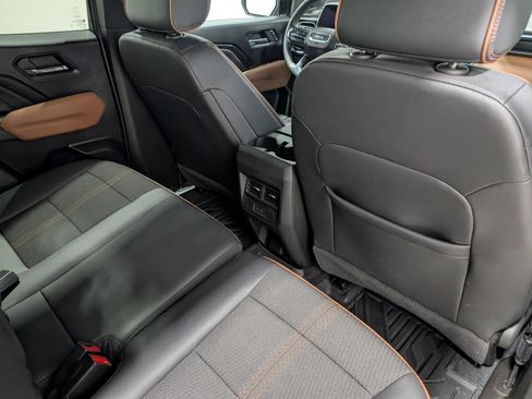 Used 2024 GMC Canyon AT4 w/ Technology Package AWD/4WD image 19