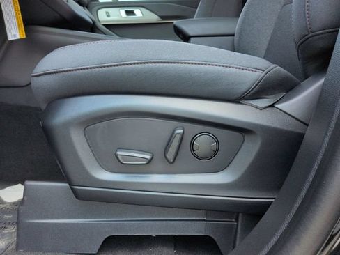 New 2026 Ford Explorer Active RWD image 20