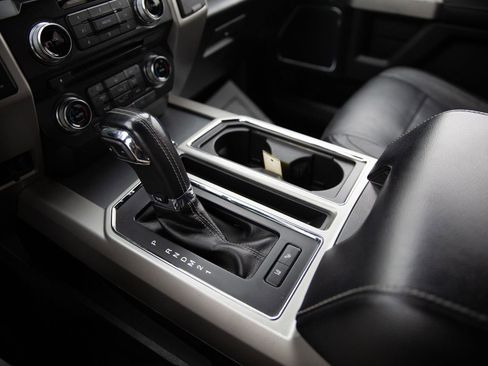 Used 2015 Ford F150 Lariat w/ Equipment Group 502A Luxury image 18