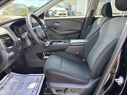 Used 2022 Nissan Rogue SV AWD/4WD image 11