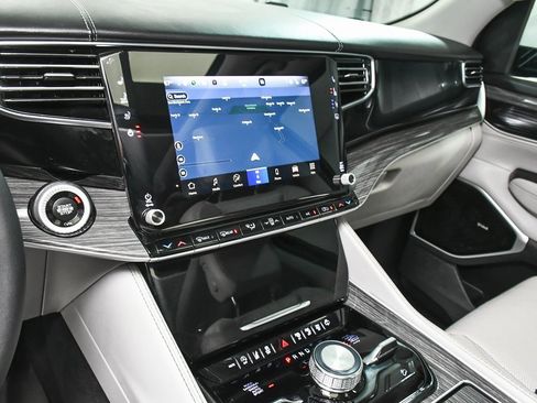 Used 2022 Jeep Wagoneer Series III w/ Premium Group I image 41