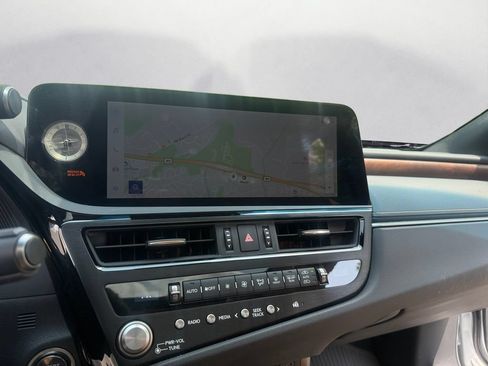 Used 2025 Lexus ES 350 w/ Premium Package FWD image 17