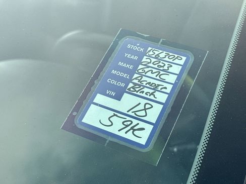 Used 2023 GMC Acadia SLT image 26