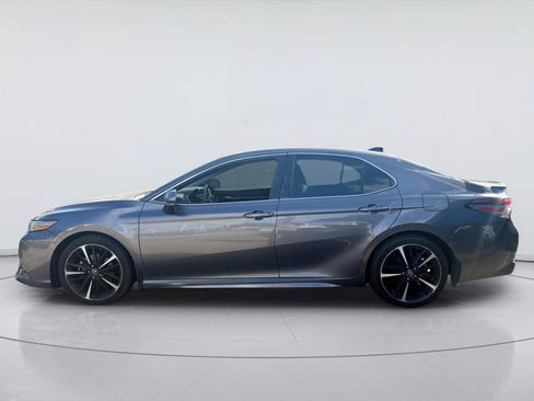 Used 2019 Toyota Camry XSE FWD image 7