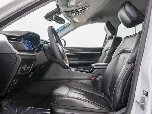 Used 2023 Jeep Grand Cherokee Limited w/ Black Appearance Package image 20