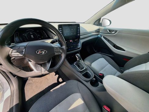 Used 2020 Hyundai Ioniq SE FWD image 9
