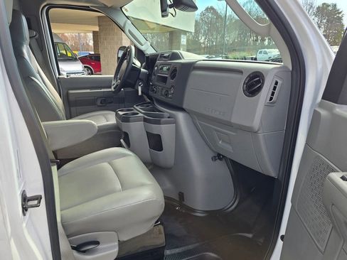 Used 2024 Ford E-350 and Econoline 350 Super Duty w/ Driver's Safety Package image 25