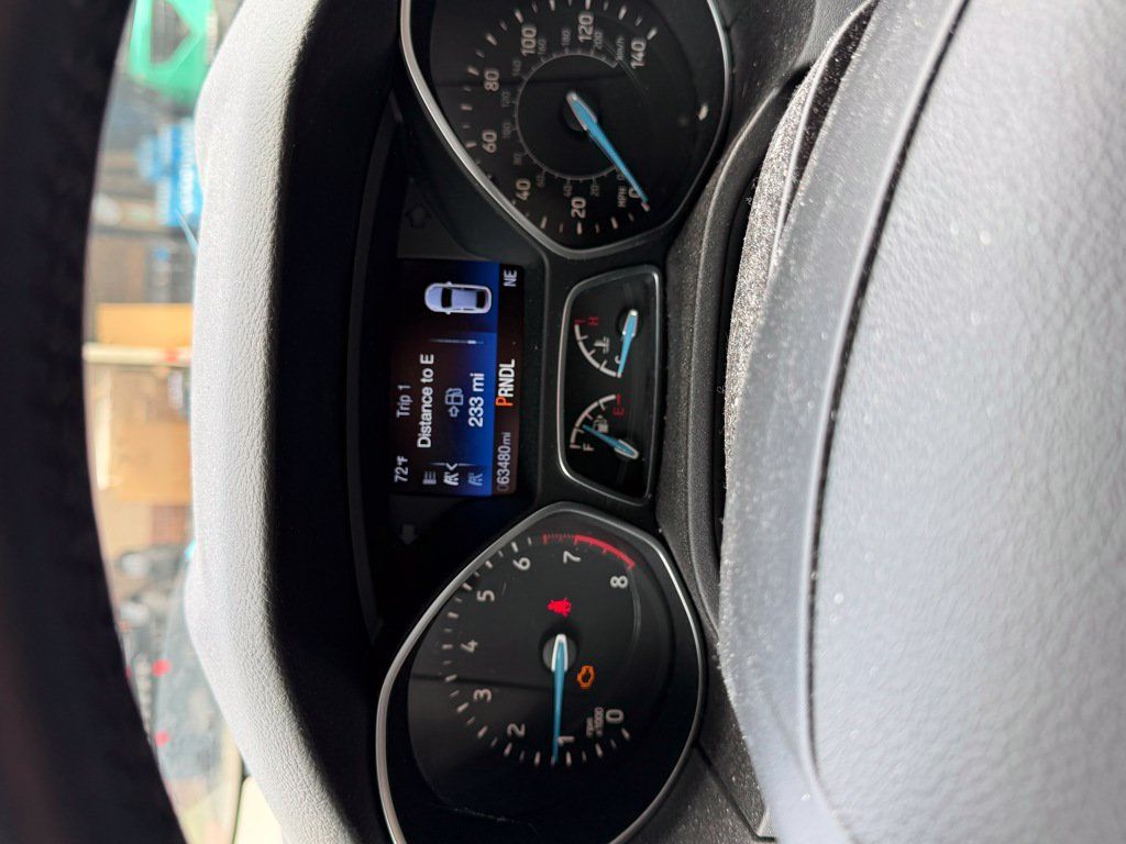 Used 2016 Ford Focus SE w/ SE Cold Weather Package FWD image 16