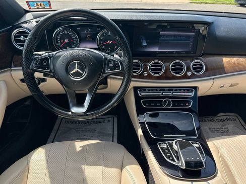 Used 2017 Mercedes-Benz E 300 4MATIC image 28