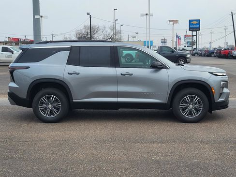 New 2026 Chevrolet Traverse LT FWD image 6
