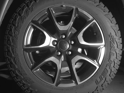 Used 2025 Jeep Compass Trailhawk AWD/4WD image 14