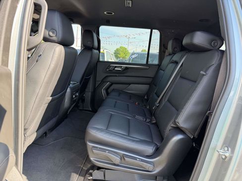 Certified 2025 Chevrolet Suburban LS AWD/4WD image 11
