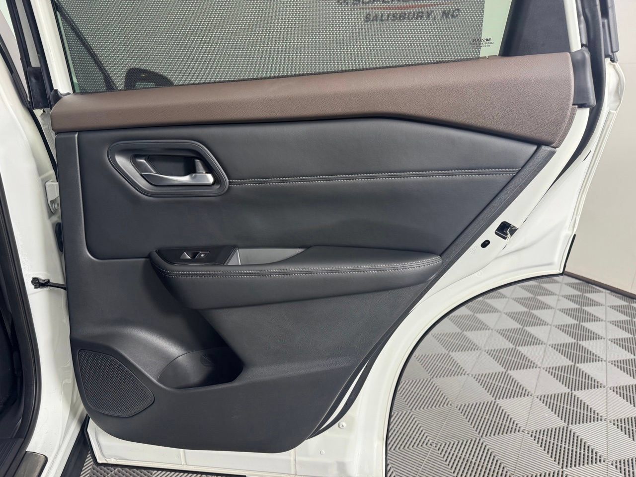 Used 2023 Nissan Rogue SL w/ SL Premium Package AWD/4WD image 32