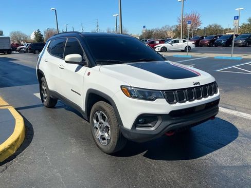 Used 2022 Jeep Compass Trailhawk image 2