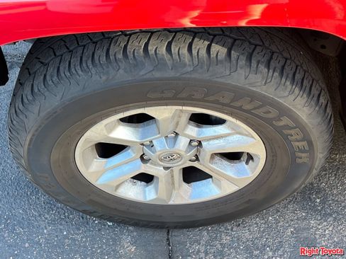 Used 2024 Toyota 4Runner SR5 Premium w/ Moonroof Package AWD/4WD image 8