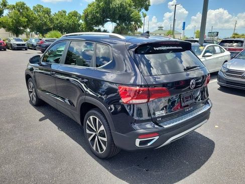 Certified 2022 Volkswagen Taos SE FWD image 30