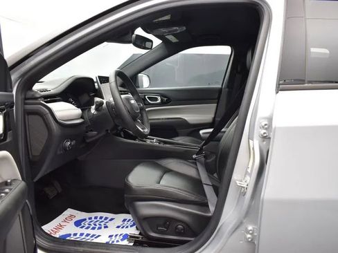 Used 2025 Jeep Compass Limited AWD/4WD image 14