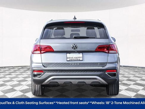 Certified 2022 Volkswagen Taos SE image 13