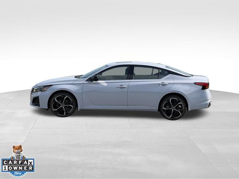 Used 2023 Nissan Altima 2.5 SR w/ SR Premium Package AWD/4WD image 5