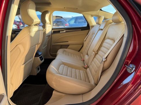 Used 2015 Ford Fusion SE w/ Equipment Group 202A image 15