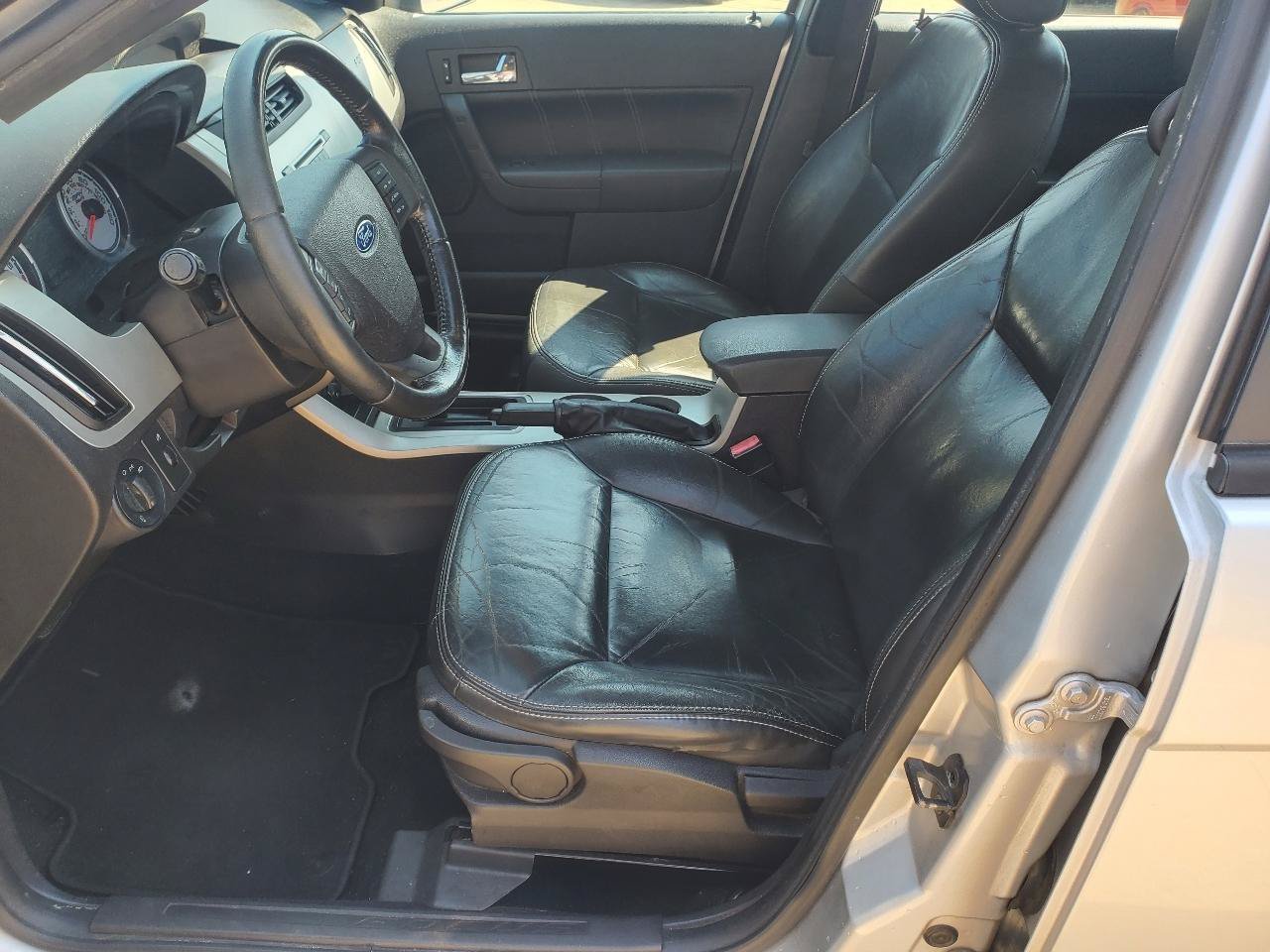 Used 2010 Ford Focus SEL FWD image 14