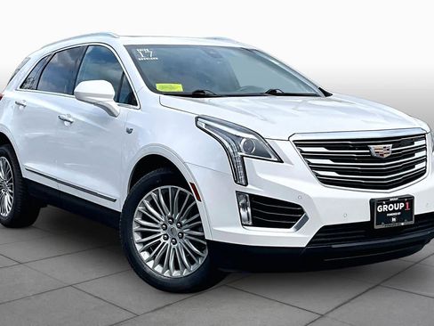Used 2017 Cadillac XT5 Luxury w/ Driver Awareness Package AWD/4WD image 3