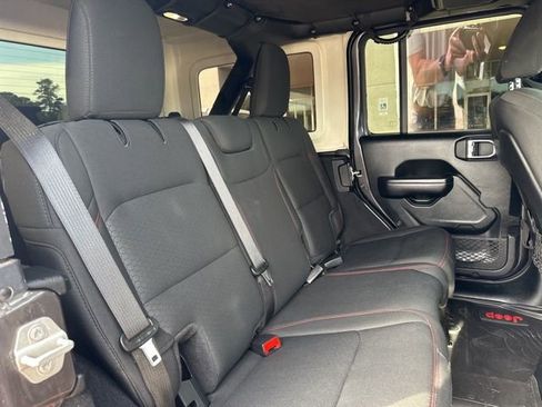 Certified 2021 Jeep Wrangler Unlimited Rubicon AWD/4WD image 40
