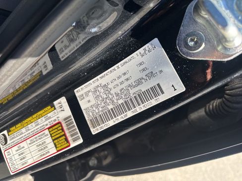 Used 2024 Toyota Tacoma TRD Off-Road image 36