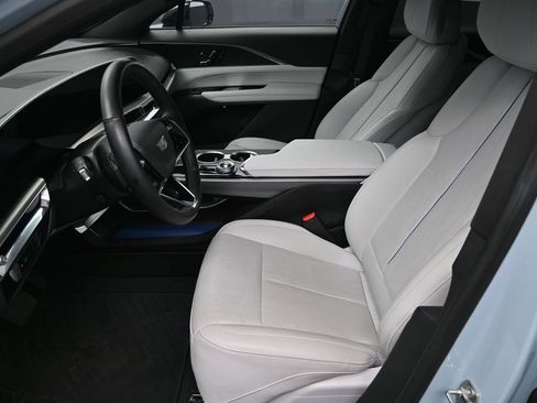 Used 2024 Cadillac Lyriq Sport RWD image 13