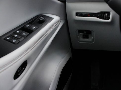New 2026 Jeep Cherokee Overland AWD/4WD image 23