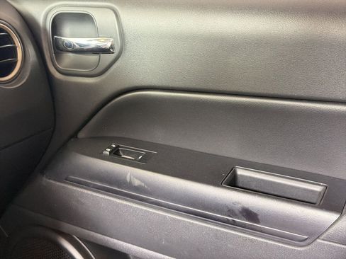 Used 2016 Jeep Patriot 75th Anniversary w/ Power Value Group image 26