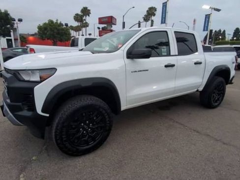 Used 2024 Chevrolet Colorado Trail Boss AWD/4WD image 4