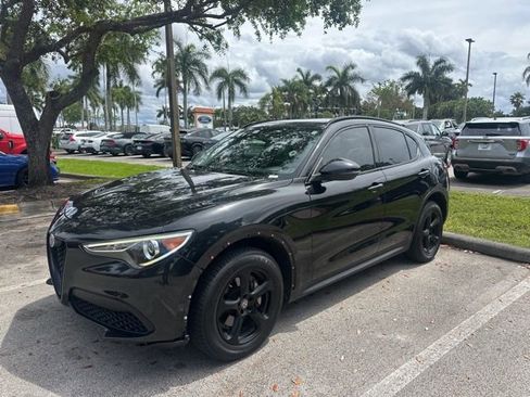 Used 2018 Alfa Romeo Stelvio AWD image 1