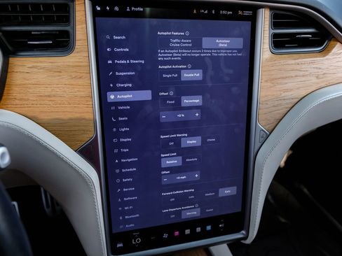 Used 2021 Tesla Model X Long Range image 32