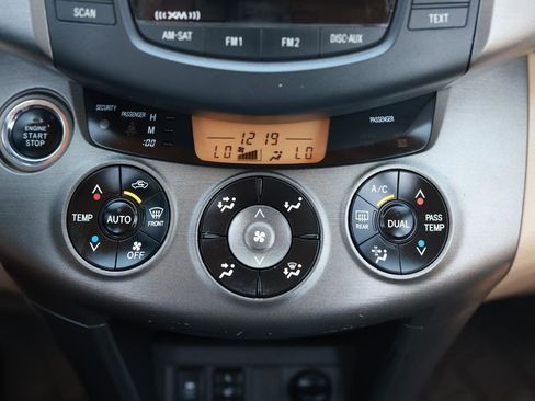 Used 2010 Toyota RAV4 Limited image 32