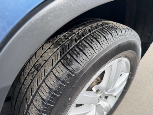 Used 2017 Volkswagen Tiguan S image 10