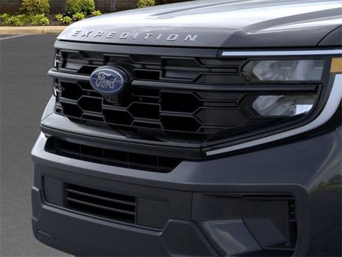 New 2025 Ford Expedition Max Active image 17