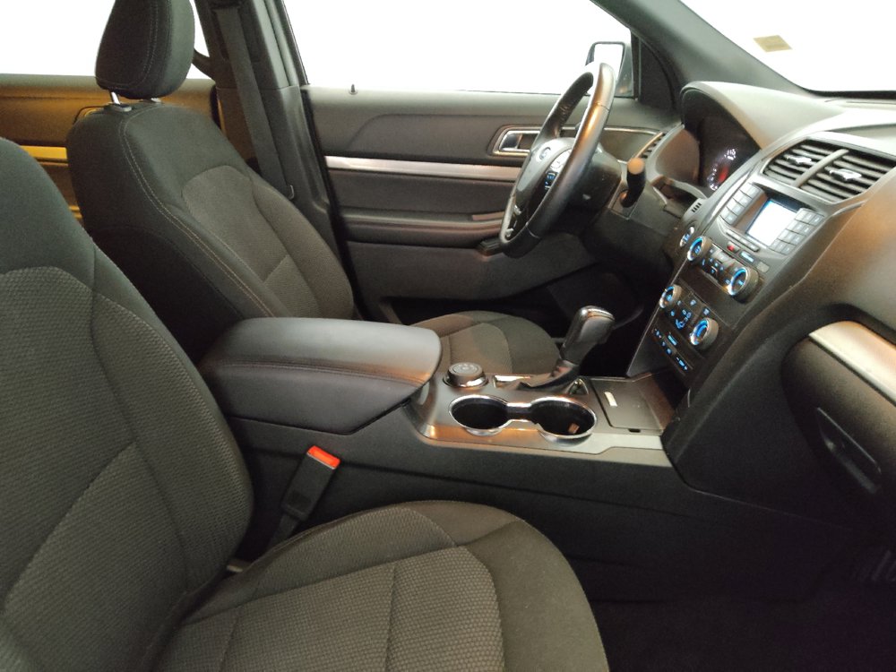 Used 2018 Ford Explorer XLT AWD/4WD image 21