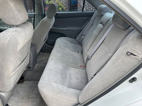 Used 2002 Toyota Camry LE image 8