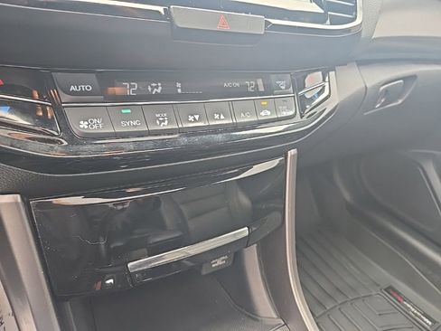Used 2017 Honda Accord EX-L image 22
