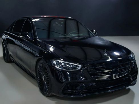 Used 2021 Mercedes-Benz S 580 4MATIC Sedan image 2