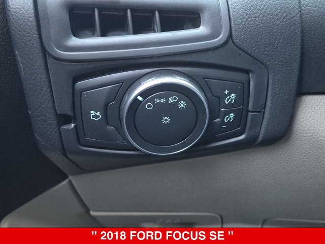 Used 2018 Ford Focus SE FWD image 18