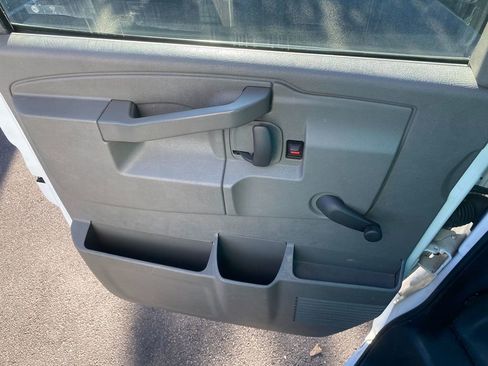 Used 2021 Chevrolet Express 3500 Work Van image 11