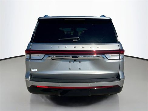 Used 2022 Lincoln Navigator L Reserve image 6