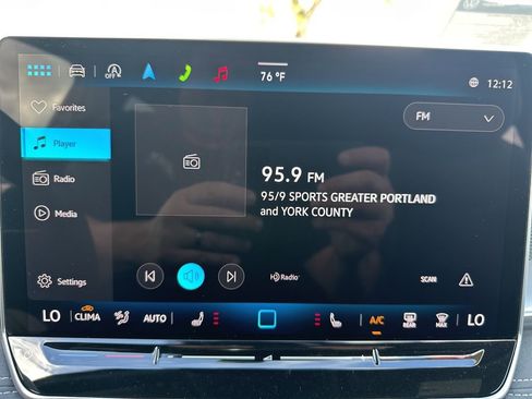 New 2025 Volkswagen Tiguan SE R-Line image 17