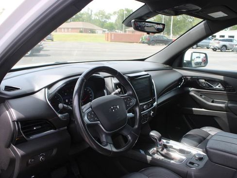 Used 2022 Chevrolet Traverse RS FWD image 22