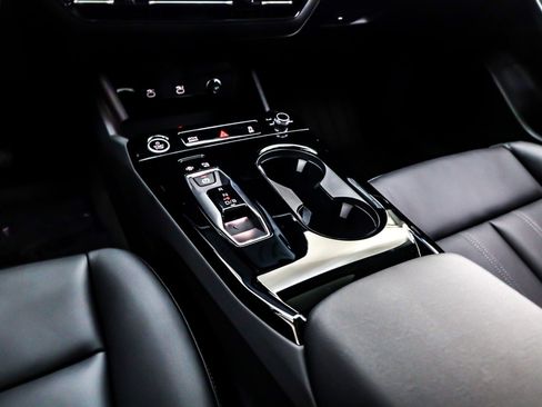 New 2025 Audi A6 e-tron Premium image 6